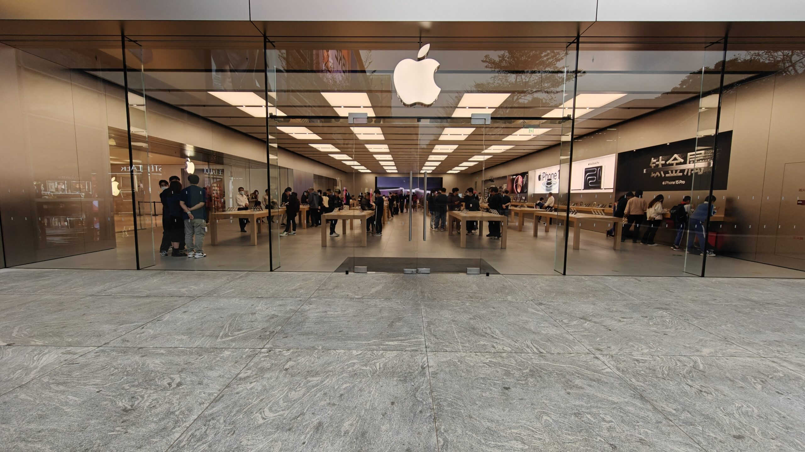 Apple Doubles Down on China with New Research Labs